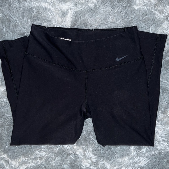 Nike cropped leggings - Picture 1 of 5